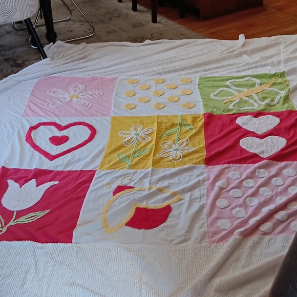 Vintage chenille bedspread